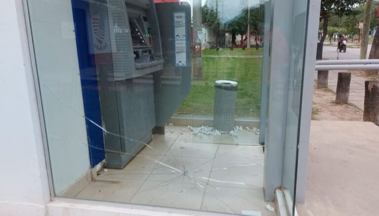 Un hombre fue detenido por causar destrozos en el cajero de calle 9 de Julio
