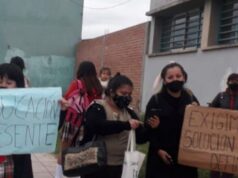 Padres tomaron una escuela en Monterrico por falta de docentes