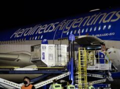 Llegó el avión de Aerolíneas Argentinas desde China con 1 millón de dosis de la vacuna Sinopharm