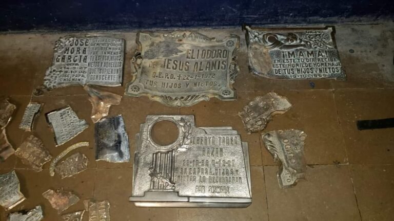 Capturaron a los ladrones de placas de bronce
