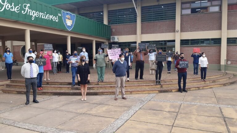 Docentes de la Escuela de Comercio Dr. José Ingenieros reclaman vacunación contra el covid-19