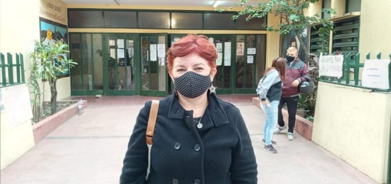 Protesta de docentes en la Escuela Normal: Exigen ser vacunados contra el covid-19