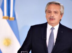 “Los distritos con clases presenciales están jugando con fuego y el fuego va a quemar a la gente”