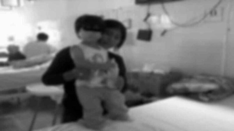 Llevó a su hija de 18 meses a la guardería y una docente descubrió algo siniestro