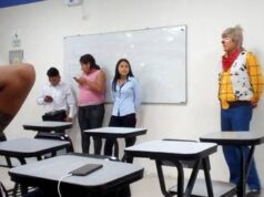 Perú: Trabaja de payaso; acude a sus clases de derecho disfrazado por falta de tiempo