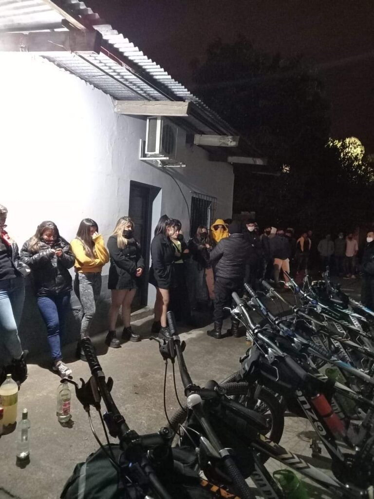 Libertador: más de 50 detenidos en una fiesta clandestina