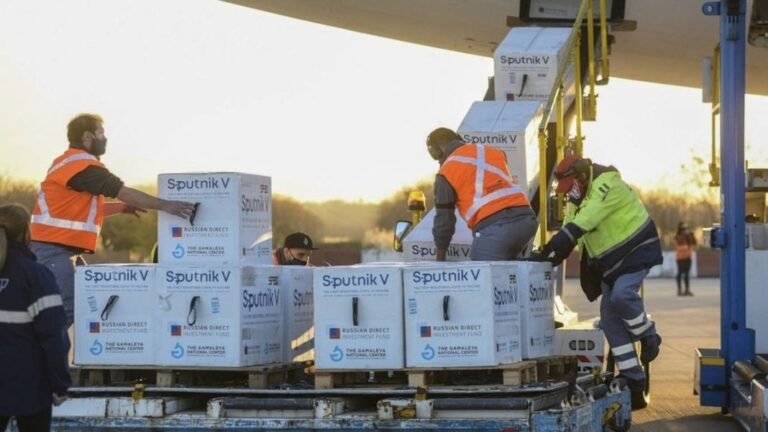 Llegan más dosis del componente 2 de la Sputnik y comienza la producción en el país