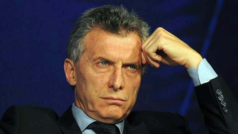 Bolivia podría «pedir la captura» de Macri por envío de material bélico