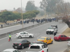 San Salvador: Los choferes de colectivo cortaron el acceso sur