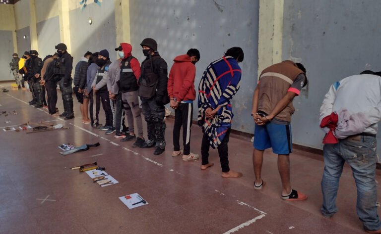 Libertador: secuestraron armas «tumberas» y demoraron a varias personas en más de diez allanamientos