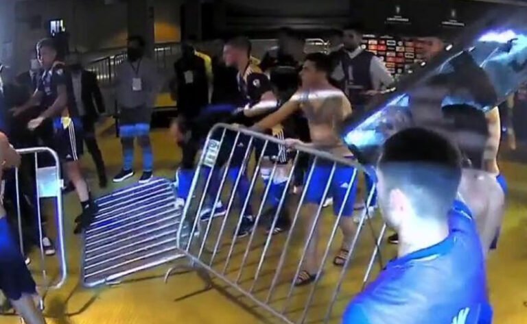 Gas pimienta y graves incidentes en el vestuario de Boca tras la eliminación y el escándalo del VAR
