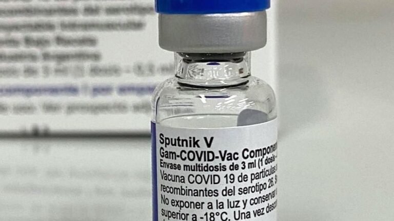 Confirman que la vacuna Sputnik V es efectiva contra todas las cepas de Covid-19