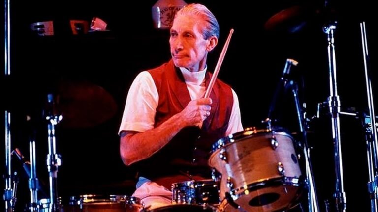 A los 80 años falleció Charlie Watts, el legendario baterista de The Rolling Stones