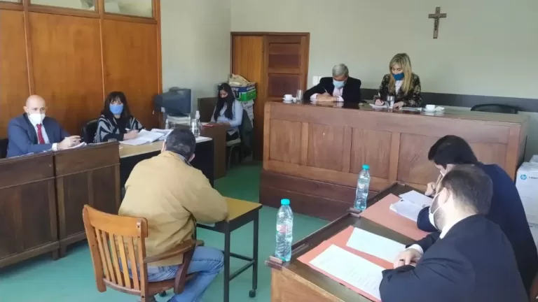 Condenan a un hombre por abusar sexualmente de dos niñas con las que convivía