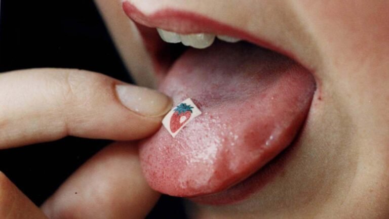 Detectan con efectos de haber consumido LSD a dos alumnas de un secundario