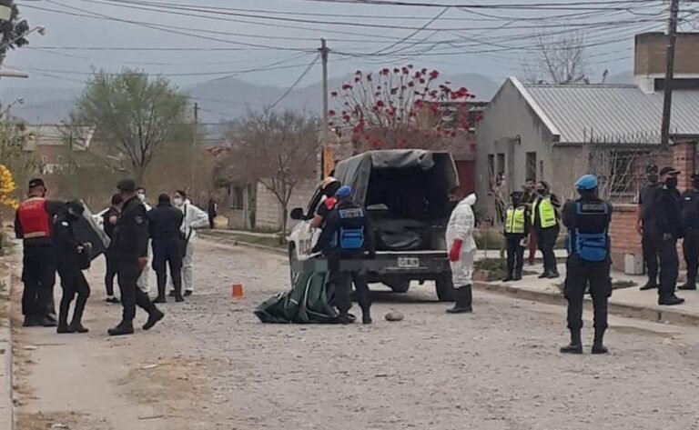 Murió un hombre en plena calle de Alto Comedero: sufrió un traumatismo de cráneo