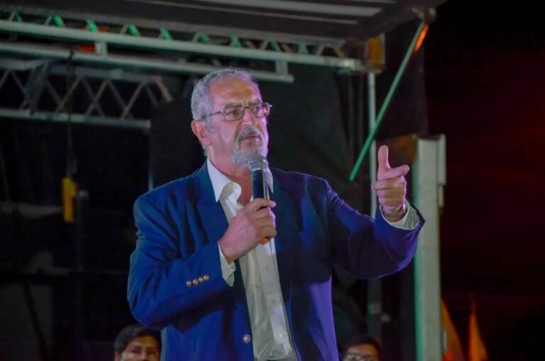 Gustavo Bouhid: «si tenemos vacunas y no más personas que se quieran vacunar, debemos avanzar con la tercera dosis»