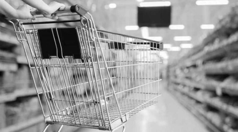 UNA FAMILIA NECESITÓ EN NOVIEMBRE UN INGRESO DE CASI $74.000 PARA NO SER POBRE