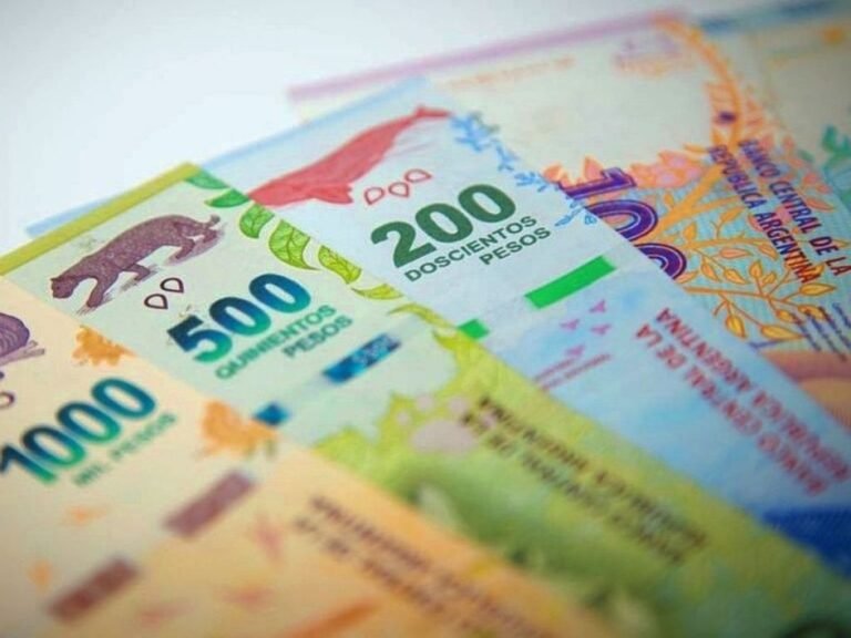 El peso argentino fue la segunda moneda más devaluada del mundo en 2021