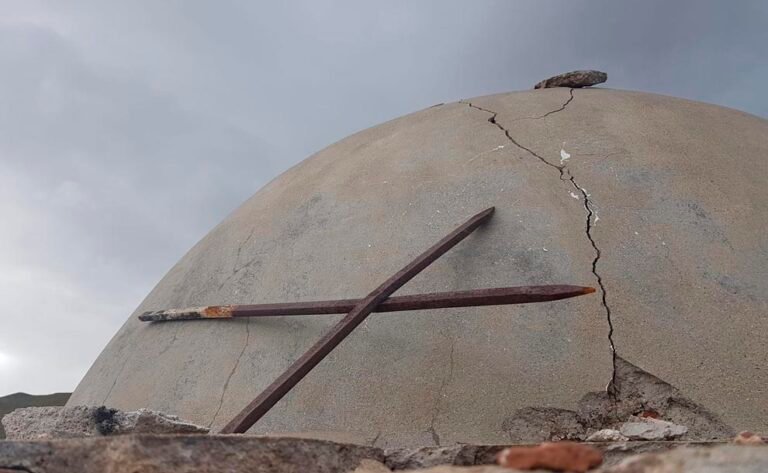Por un rayo, se rajó la cúpula de la iglesia de Cochinoca y se destruyó el sistema eléctrico