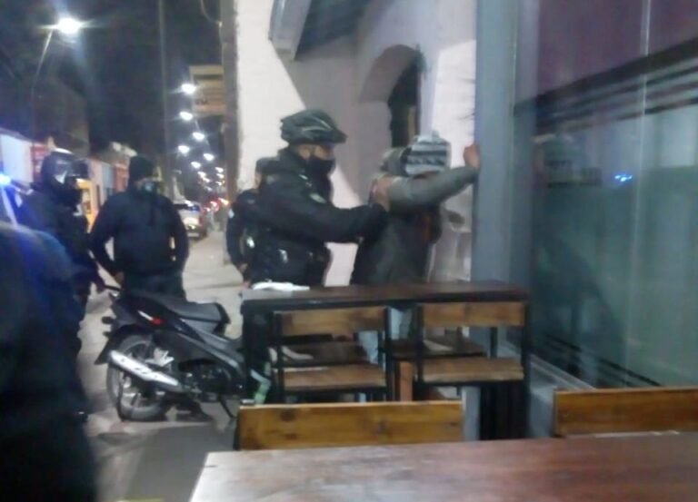 San Pedro: sustrajeron un celular y dinero, y fueron detenidos