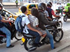 Multarán con hasta $5 mil a las motos que circulen con más de 2 personas en Jujuy