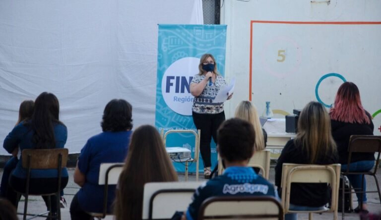 Habilitaron la preinscripción para el plan Fines 2022