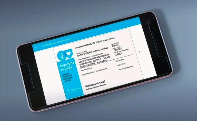 Padres y madres ya pueden acceder a la credencial de vacunación de sus hijos en la web de Mi Argentina