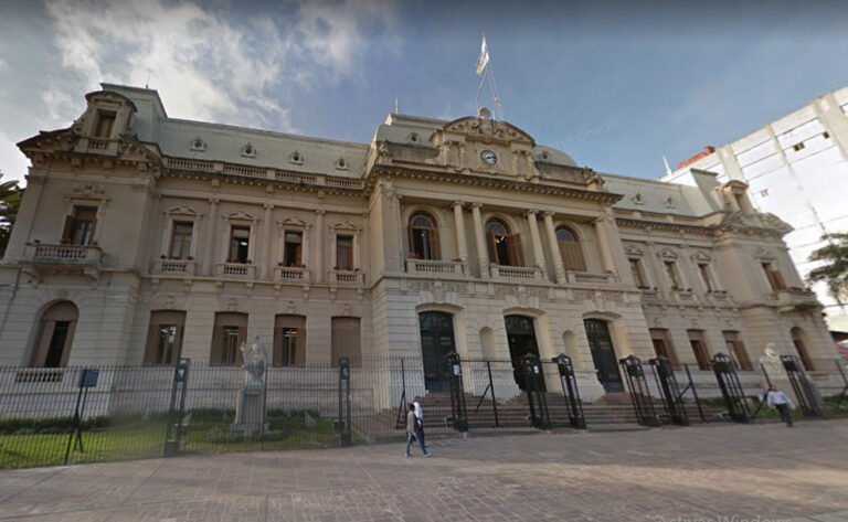 El Gobierno aseguró que a partir del lunes 28 convocarán a los gremios a paritarias