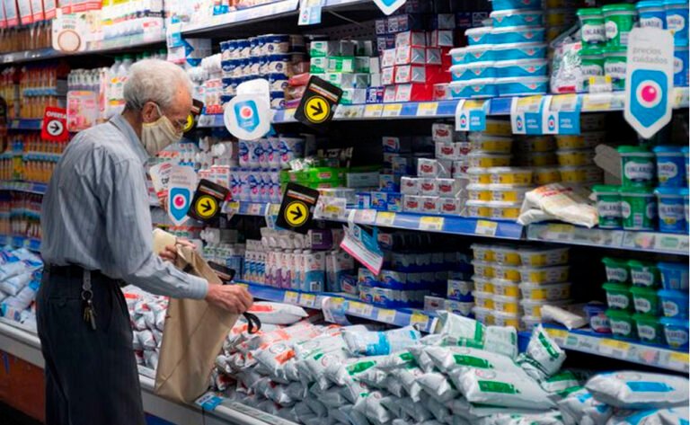 Supermercados bajarán desde hoy los precios de 580 productos