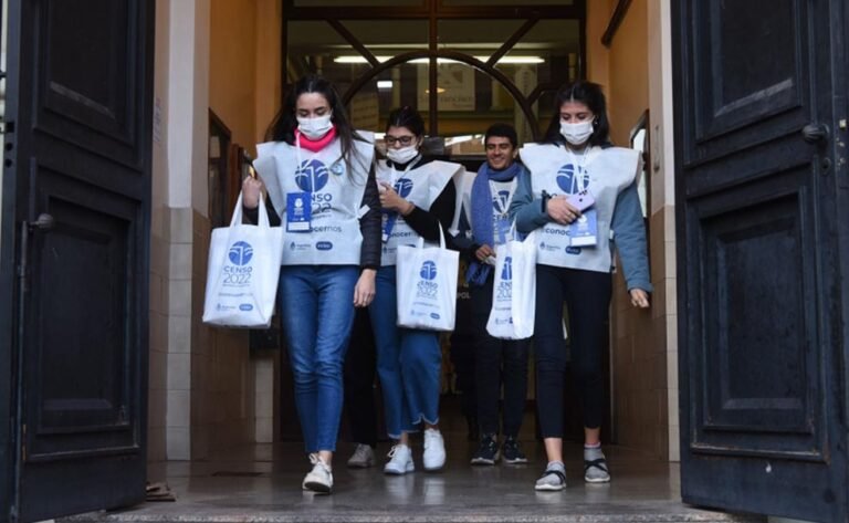 Censistas jujeños siguen sin cobrar sus haberes