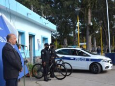 Entregan un móvil y equipamiento en la seccional 27° de La Mendieta