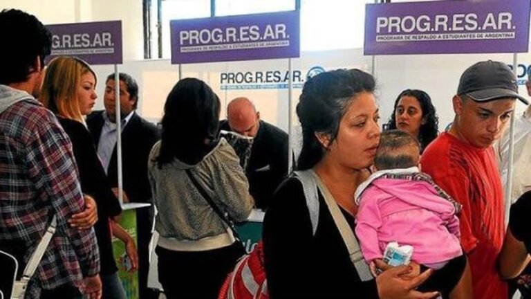 La cantidad de planes sociales creció 657% desde 2002 y se gastan $2 billones
