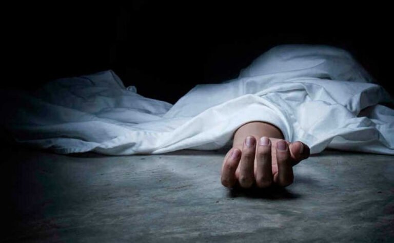 Un hombre de 29 años murió en la casa de su amigo e investigan los hechos