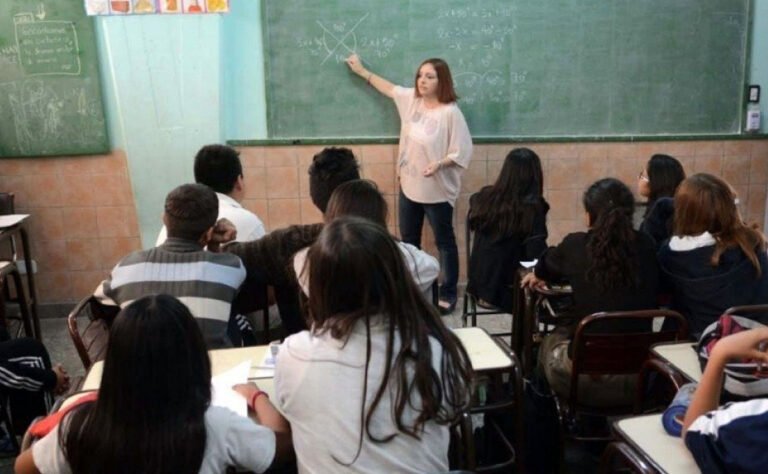 Estudiantes secundarios de Jujuy solo recursarán las materias desaprobadas