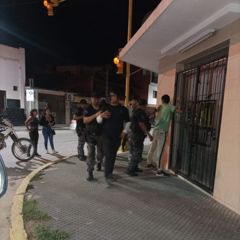 San Pedro: Incidentes a la salida de un pub de calle Gobernador Tello