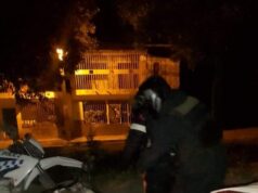 Dos masculinos aprehendidos y una motocicleta retenida en operativo policial