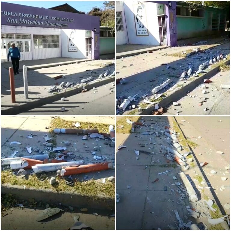 Un auto impactó contra el frente de la escuela de Comercio N° 7