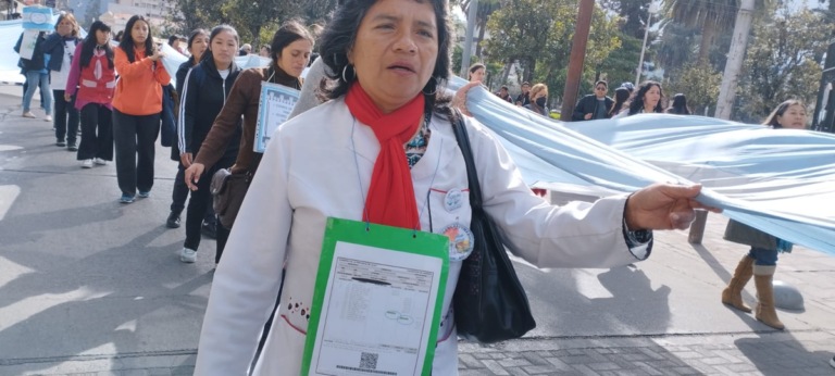 Abrazo simbólico docente por los descuentos salariales